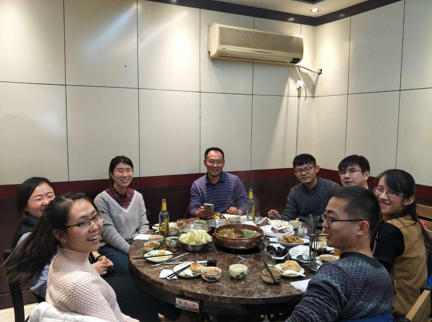 Welcome Yan-Cen Liu back and communicate with group members